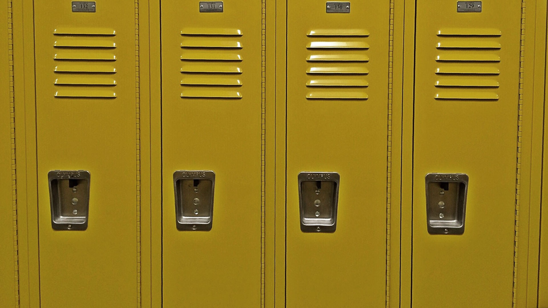 lockers-1622864_1920_small